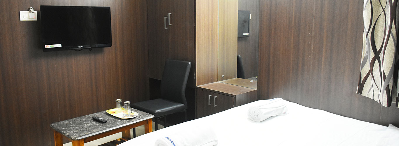 Hotel Govind Heights - Slider3